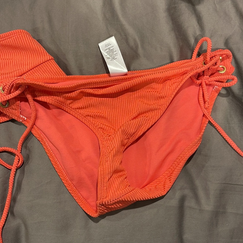 Bathing suit - Picture 2 of 2
